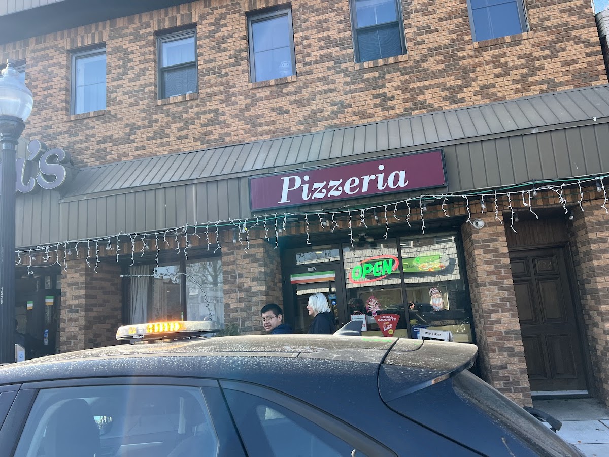 Costa's Restaurant & Pizzeria